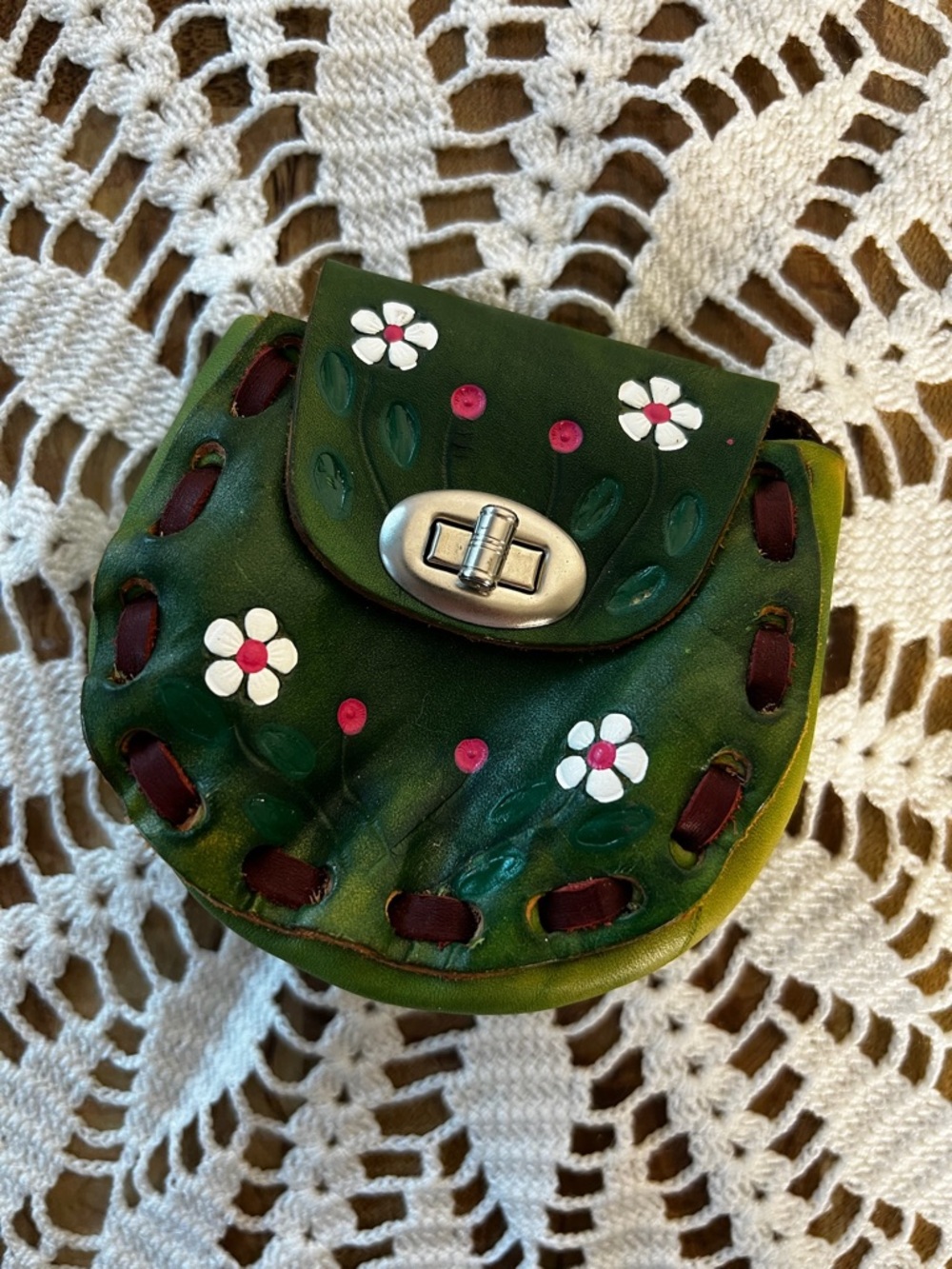 🌿✨ Vintage Mexican Leather Floral Mini Crossbody Bag – Green ✨🌿